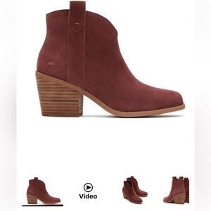 Toms Constance Chestnut Suede Heeled Boot
Women’s size 8
Brand new. Never worn.